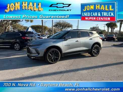 Used 2025 Chevrolet Blazer RS image 3