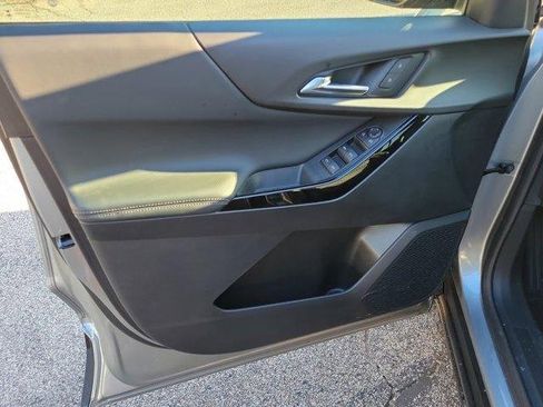 Used 2025 Chevrolet Equinox LT w/ Safety and Technology Package image 14