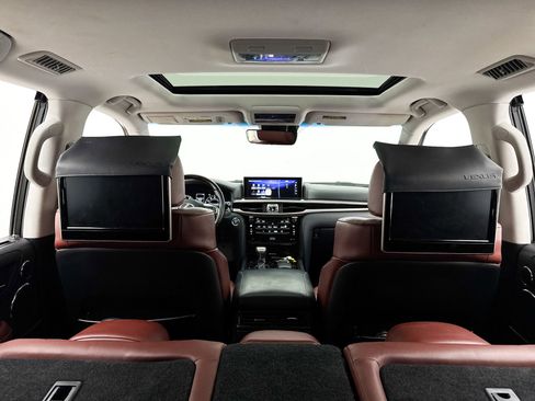 Used 2018 Lexus LX 570 4WD w/ Luxury Package image 34