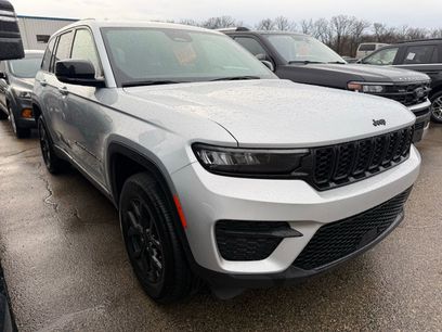 Used 2025 Jeep Grand Cherokee Altitude