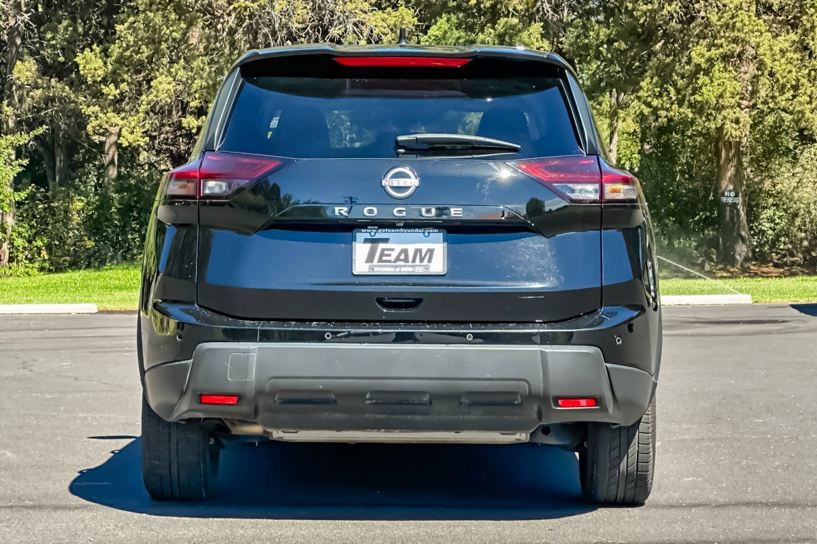 Used 2025 Nissan Rogue SV FWD image 5