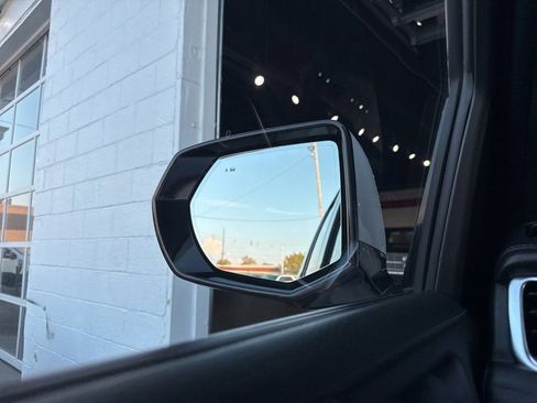 Used 2022 GMC Yukon Denali image 24