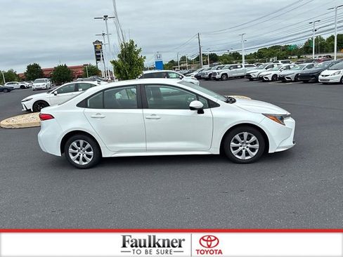 Used 2024 Toyota Corolla LE FWD image 5