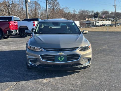 Used 2018 Chevrolet Malibu Premier w/ Premier Sun and Wheel Package image 8