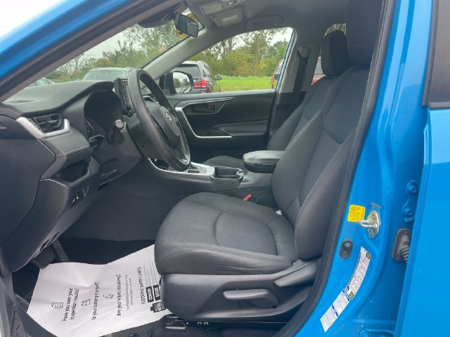 Used 2019 Toyota RAV4 LE AWD/4WD image 19