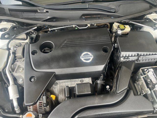 Used 2015 Nissan Altima 2.5 SV FWD image 28