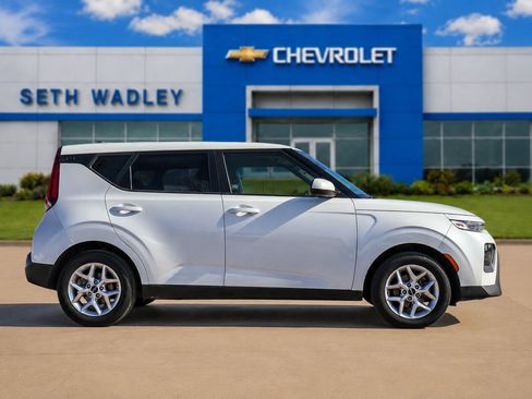 Used 2022 Kia Soul LX w/ Technology Package FWD image 8