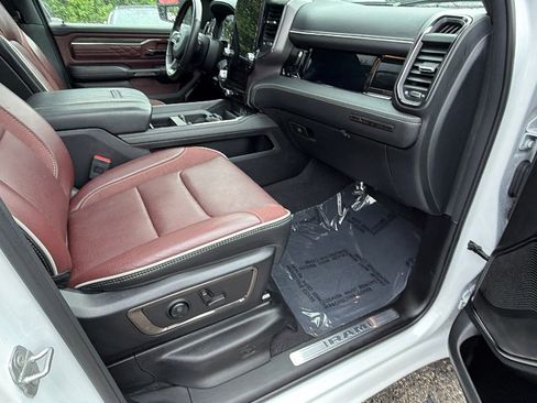 Used 2025 RAM 1500 Limited AWD/4WD image 21
