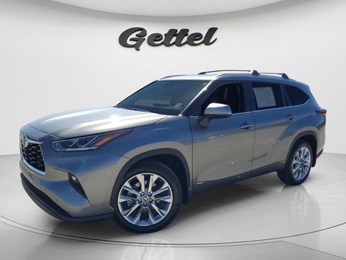 Used 2025 Toyota Highlander Limited image 9