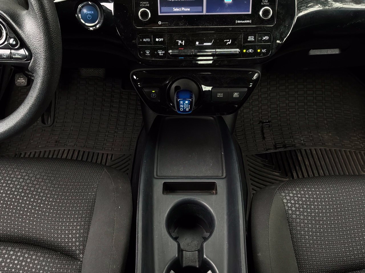 Used 2021 Toyota Prius LE FWD image 15