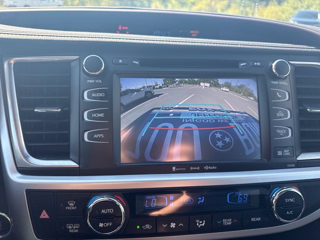 Used 2019 Toyota Highlander XLE AWD/4WD image 37