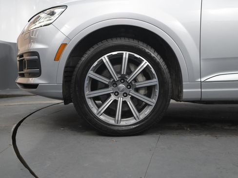 Used 2018 Audi Q7 3.0T Prestige image 11