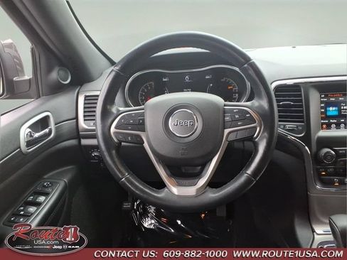 Used 2019 Jeep Grand Cherokee Laredo AWD/4WD image 24