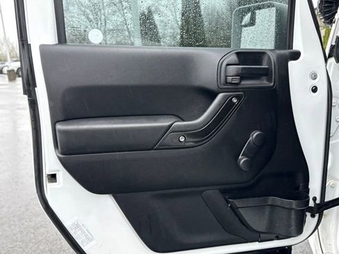 Used 2017 Jeep Wrangler Sport image 10