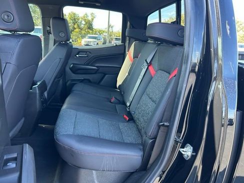 Used 2025 Chevrolet Colorado Z71 AWD/4WD image 15
