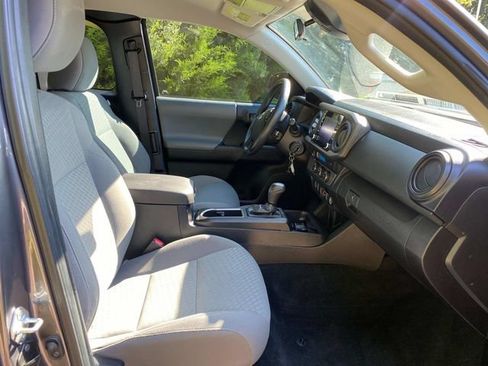 Used 2022 Toyota Tacoma SR RWD image 33