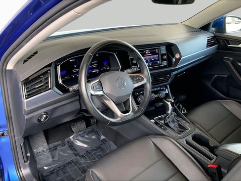 Used 2024 Volkswagen Jetta SE FWD image 18