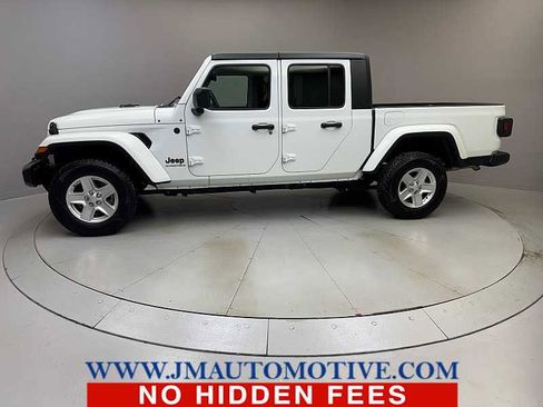 Used 2023 Jeep Gladiator Sport image 2