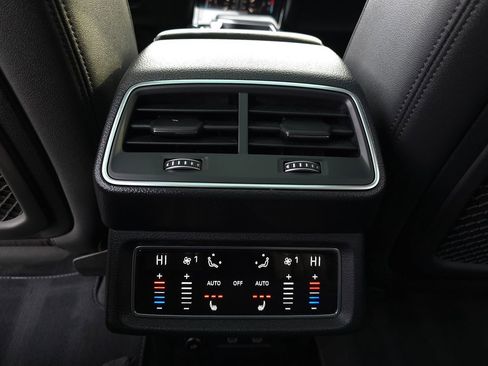 Used 2024 Audi Q8 e-tron Premium Plus image 17