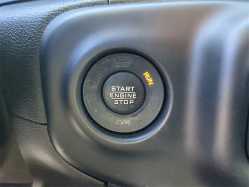 Used 2020 Jeep Wrangler Unlimited Sahara image 34