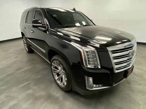 Used 2017 Cadillac Escalade Platinum AWD/4WD image 8