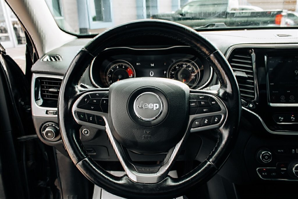 Used 2021 Jeep Cherokee Limited AWD/4WD image 14