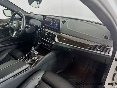 Used 2023 BMW M550i xDrive w/ Executive Package image 31