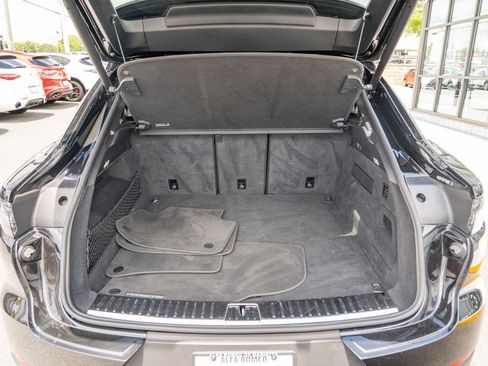 Used 2023 Porsche Cayenne S image 6