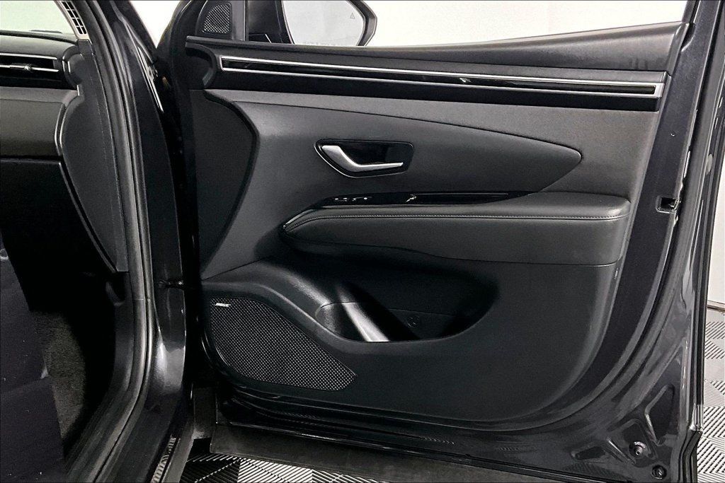 Used 2023 Hyundai Tucson Limited w/ Cargo Package AWD/4WD image 23