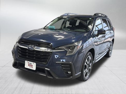 Used 2023 Subaru Ascent Limited image 3