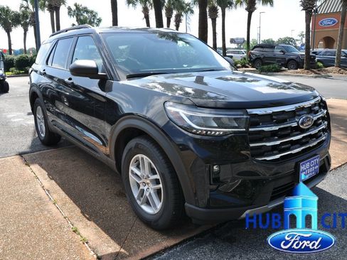 New 2026 Ford Explorer Active w/ Active Comfort Package RWD image 7