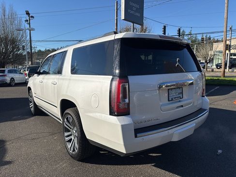 Used 2019 GMC Yukon XL Denali w/ Denali Ultimate Package image 5