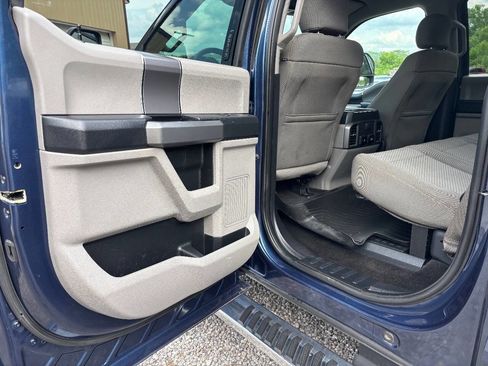 Used 2017 Ford F250 XLT w/ XLT Premium Package AWD/4WD image 15