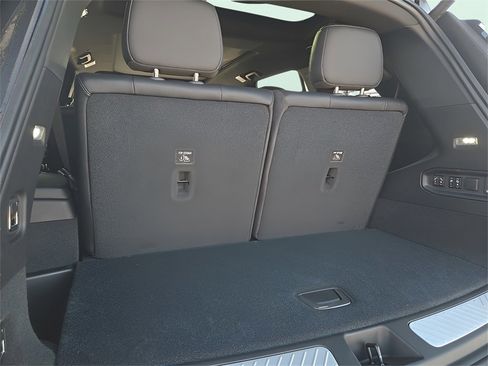 New 2026 Cadillac Vistiq Sport image 10