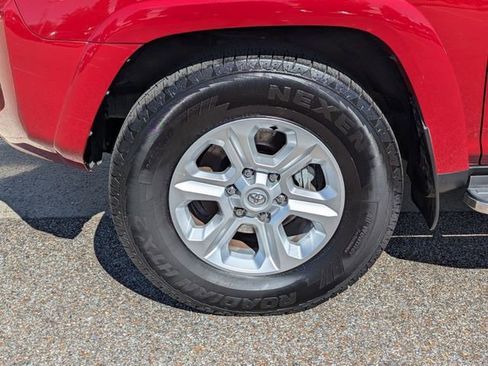 Used 2022 Toyota 4Runner SR5 Premium w/ Moonroof Package RWD image 12