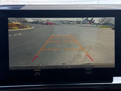 Used 2024 Chevrolet Silverado 1500 LT image 13