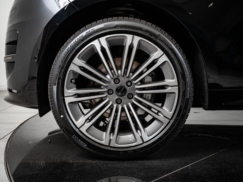 New 2026 Land Rover Range Rover Sport Dynamic SE image 13