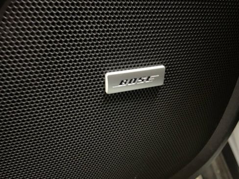 Used 2023 Chevrolet Traverse RS image 39