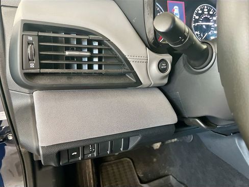 Used 2024 Subaru Legacy Premium AWD/4WD image 10