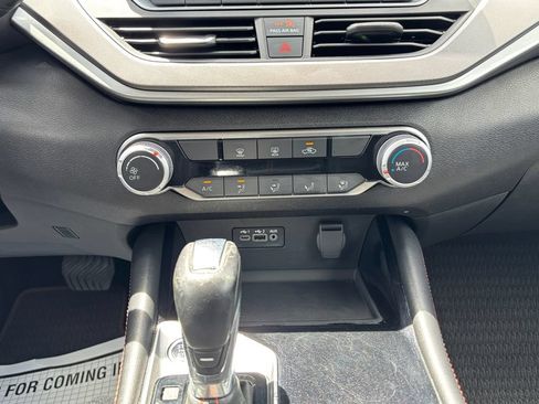 Used 2024 Nissan Altima 2.5 SR FWD image 22