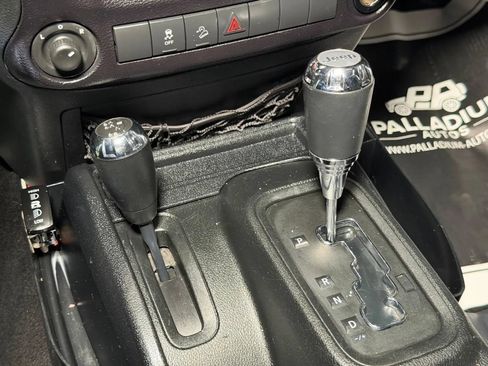 Used 2018 Jeep Wrangler Unlimited Sport S AWD/4WD image 17