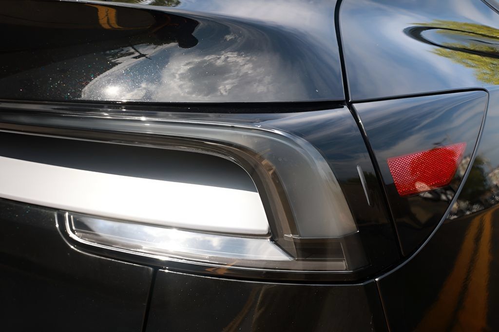 Used 2026 Tesla Model Y Long Range RWD image 36