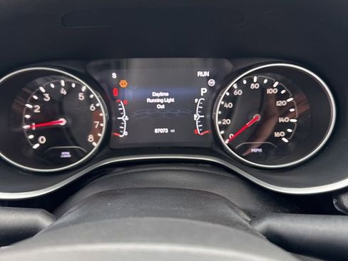 Used 2018 Jeep Compass Latitude w/ Popular Equipment Group AWD/4WD image 9