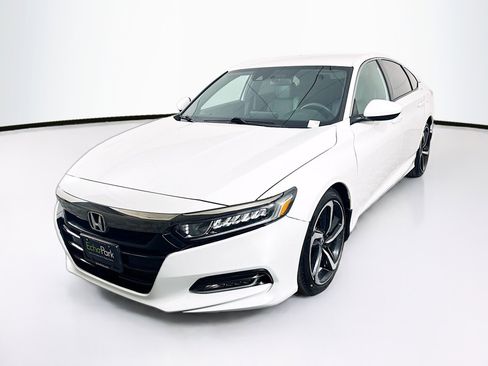 Used 2018 Honda Accord Sport image 3