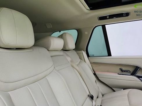 Used 2024 Land Rover Range Rover SE AWD/4WD image 24