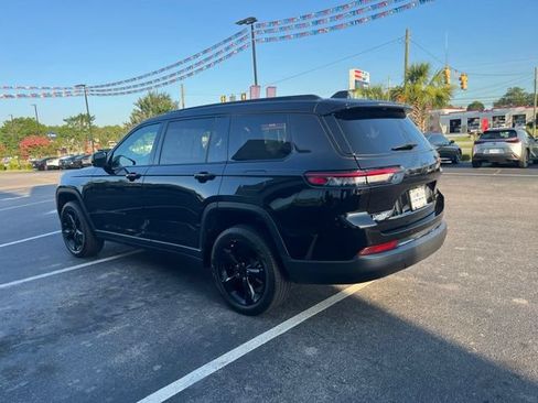 Used 2025 Jeep Grand Cherokee L Limited w/ Black Appearance Package RWD image 39