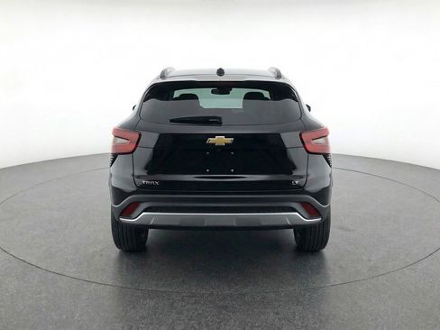 Used 2025 Chevrolet Trax LT w/ LT Convenience Package image 7