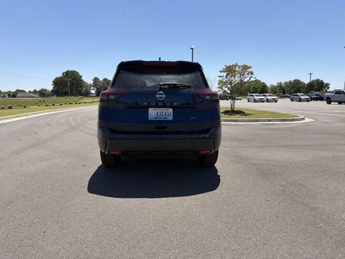 Used 2024 Nissan Rogue SV FWD image 4