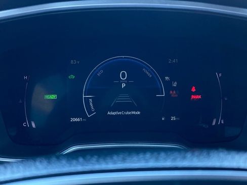 Used 2025 Toyota Corolla Cross AWD Hybrid image 16