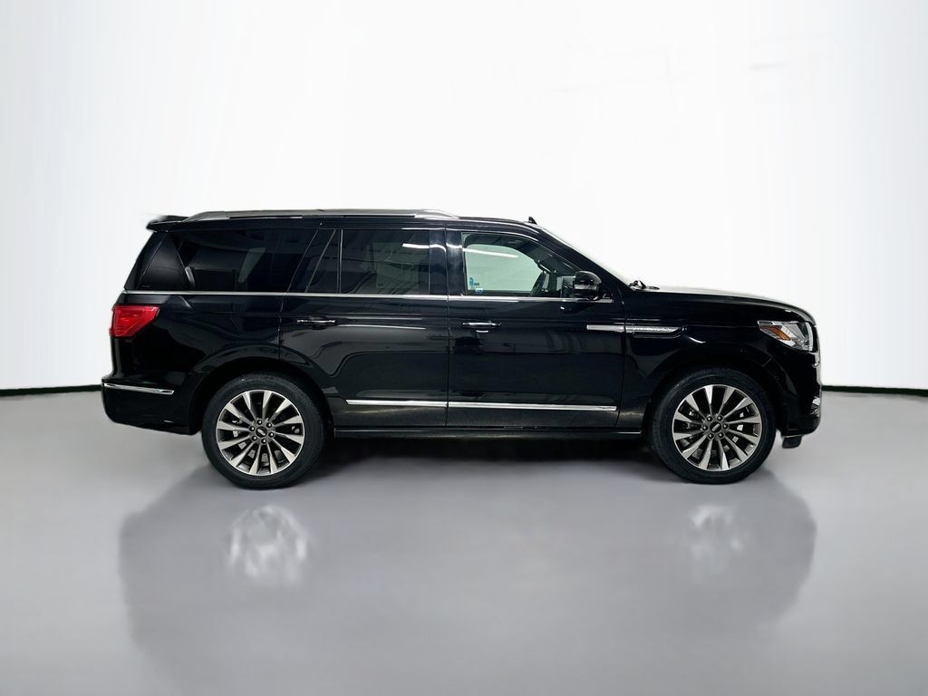 Used 2021 Lincoln Navigator Reserve w/ Luxury Package AWD/4WD image 8